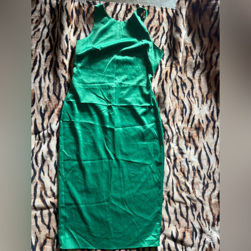 Forever 21 Vibrant Green Midi Dress